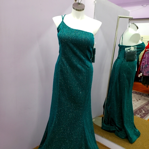 Tease PromGreen Formal dress
